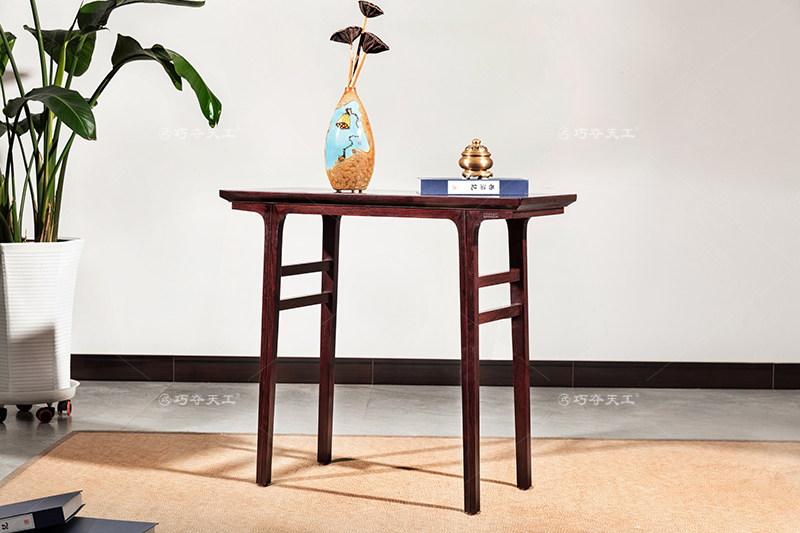 明式單線(xiàn)插肩小條案